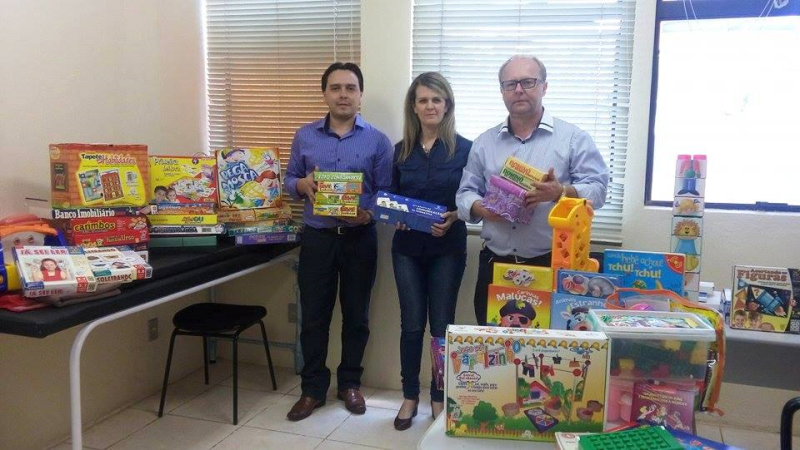 Saúde recebe doação de brinquedos para a Fonoaudiologia